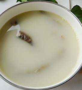 ​泥鳅和什么煲汤最补? 泥鳅汤这样做，利水解毒，补益脾肾，营养美味